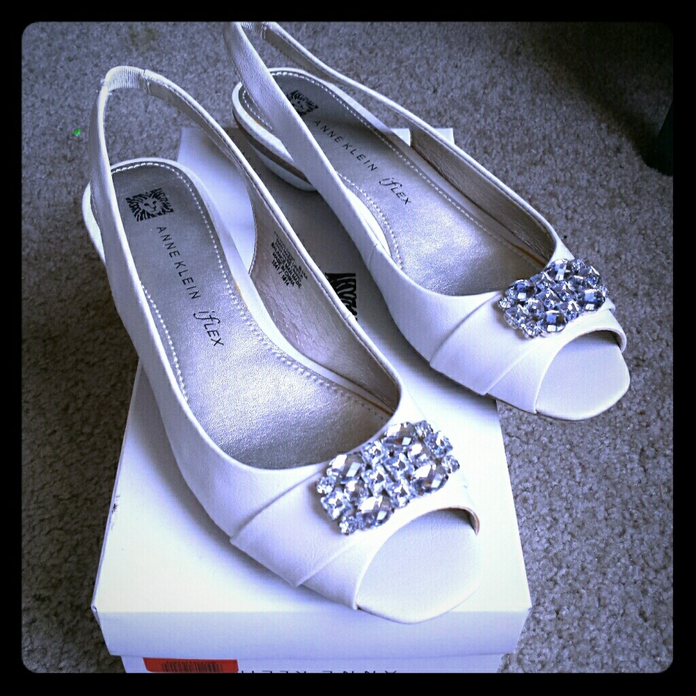 Anne Klein slingback sandals open toe ivory with r